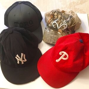 BUNDLE of 4 Baseball Caps Snapback PHILLIES YANKEES TORO REALTREE Men's 7.5